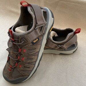 Teva mens  Tera float waterproof leather. NWOT